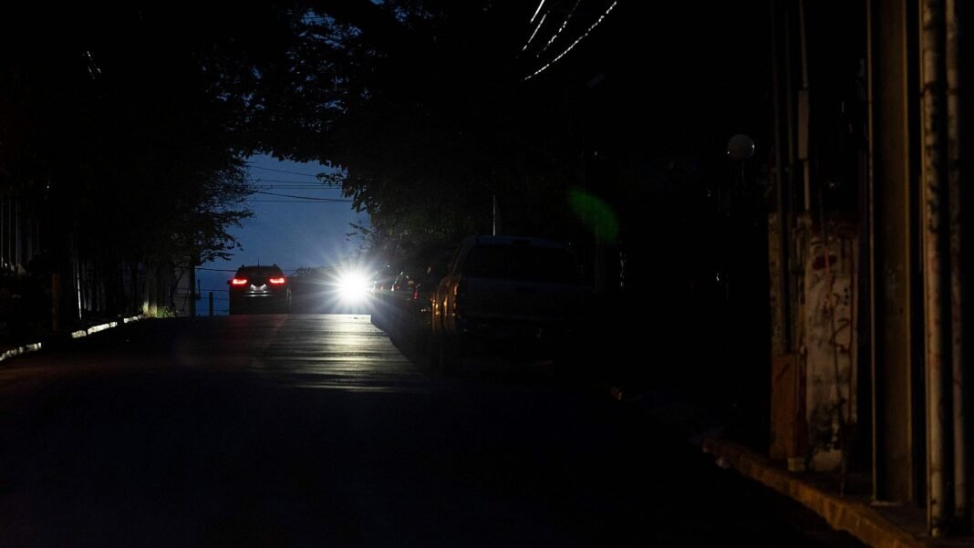 Puerto Rico Lucha Contra un Apagón Histórico: ¿Qué Salidas Hay?