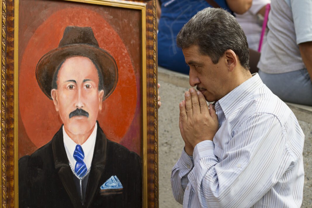 Un Camino Sagrado: José Gregorio Hernández Asciende a la Santidad