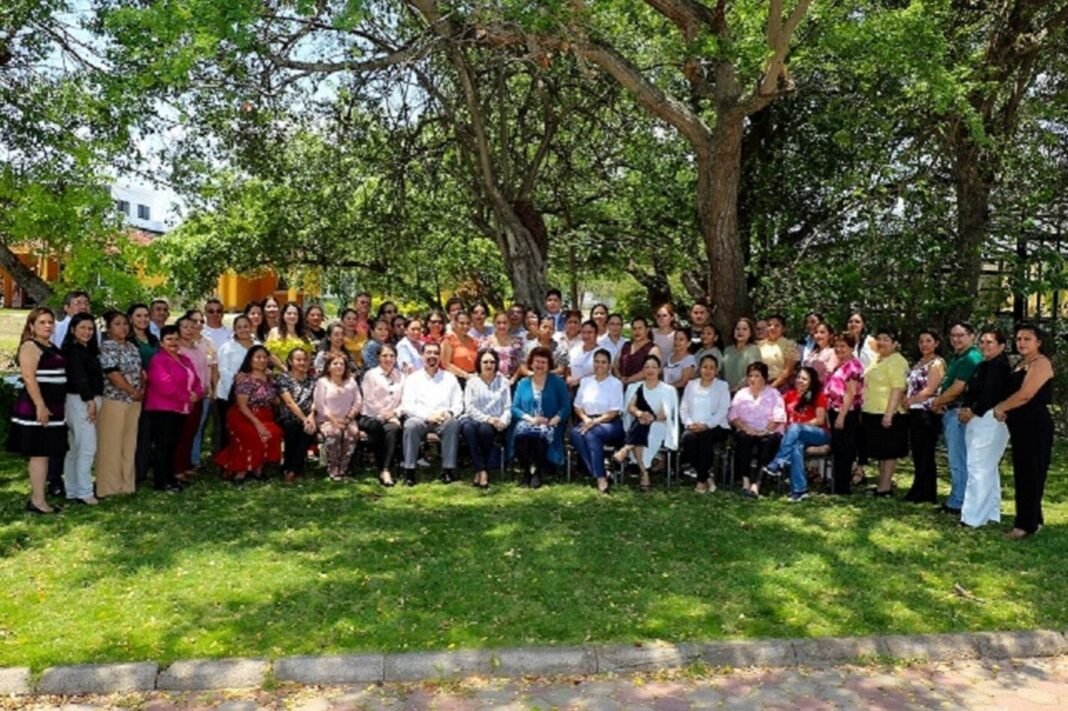 OPS/OMS impulsa la implementación de los Lineamientos de Atención de Enfermería para el Manejo del Dengue en Guatemala