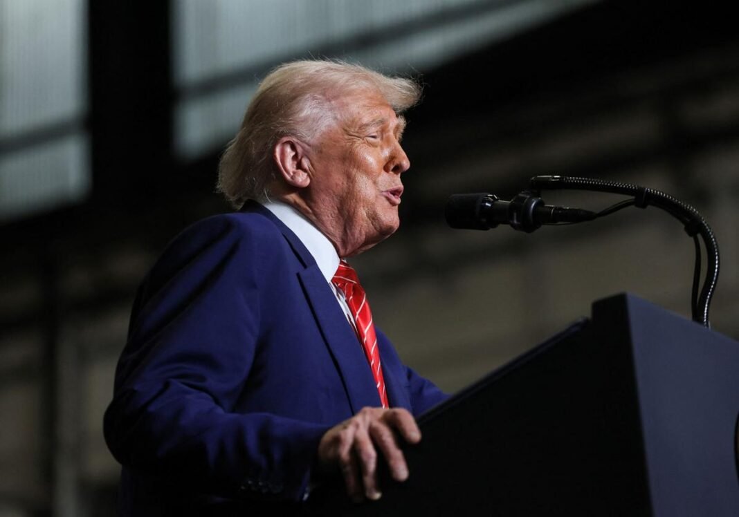 Trump dice que quiere duplicar los aranceles al acero hasta el 50%