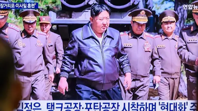 “Un intolerable acto criminal”: la furia de Kim Jong-un tras la fallida botadura de un destructor norcoreano conduce a varios arrestos