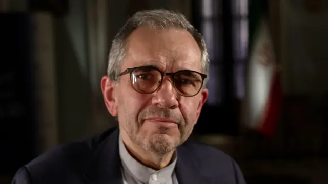 EE.UU. debe descartar más ataques contra Irán antes de que volvamos a negociar, dice vicecanciller iraní a la BBC