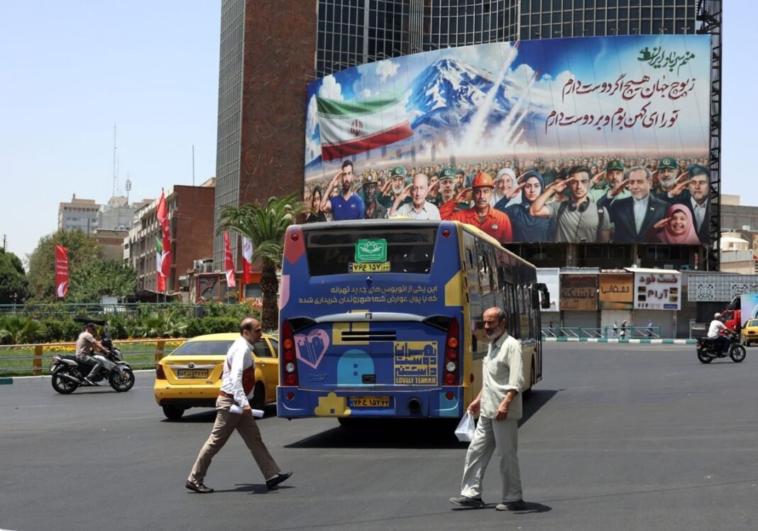 La guerra desde dentro: «Queremos que acaben con el régimen de los ayatolás»
