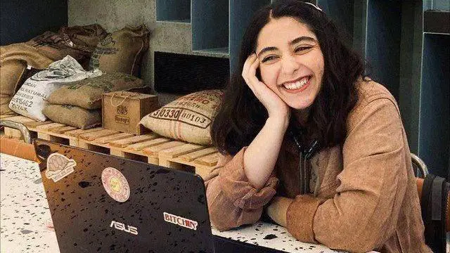 La joven poeta iraní que murió con su familia en un bombardeo de Israel