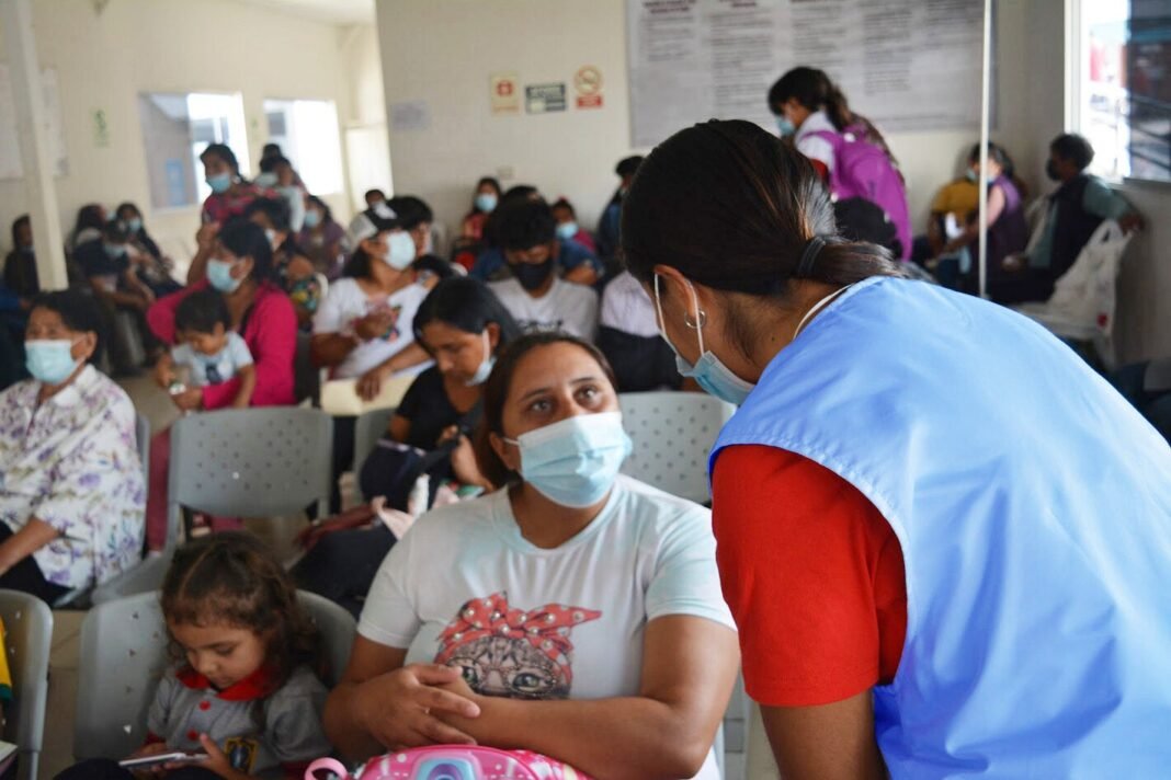 OPS fortalece la respuesta sanitaria en 3 regiones del Perú para atender a migrantes y comunidades vulnerables