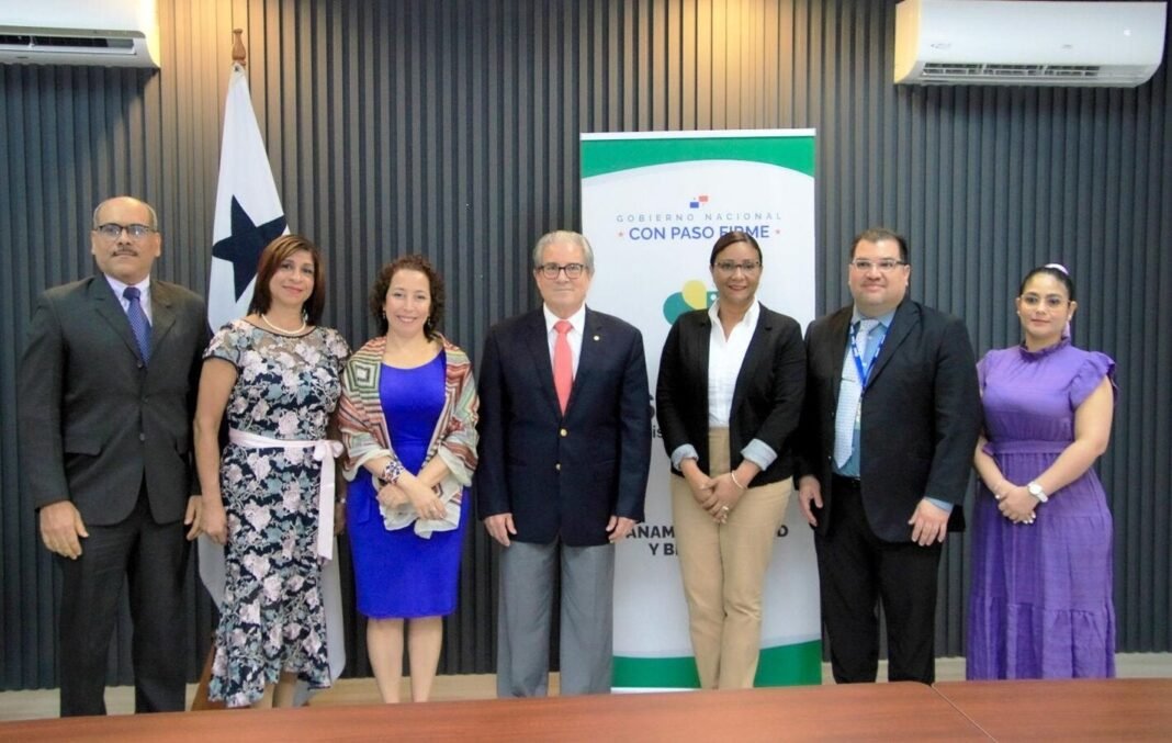 Panamá implementa el curso virtual de la OPS para fortalecer la respuesta del sistema de salud a la violencia contra mujeres y niñas