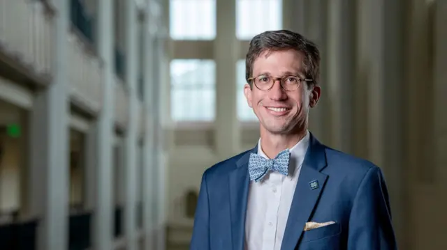 Santiago Schnell, el biólogo y matemático venezolano que será el nuevo rector de la Universidad de Dartmouth, una de las más antiguas y prestigiosas de EE.UU.