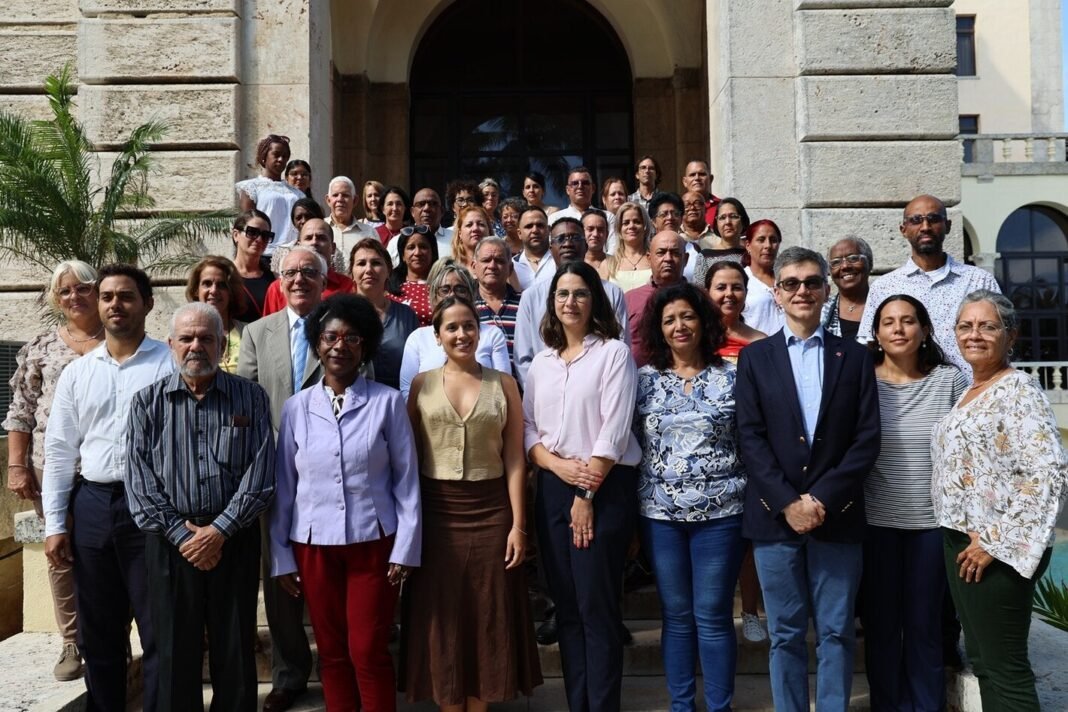 Profesionales de salud se entrenan en La Habana para apoyar la cesación del tabaquismo