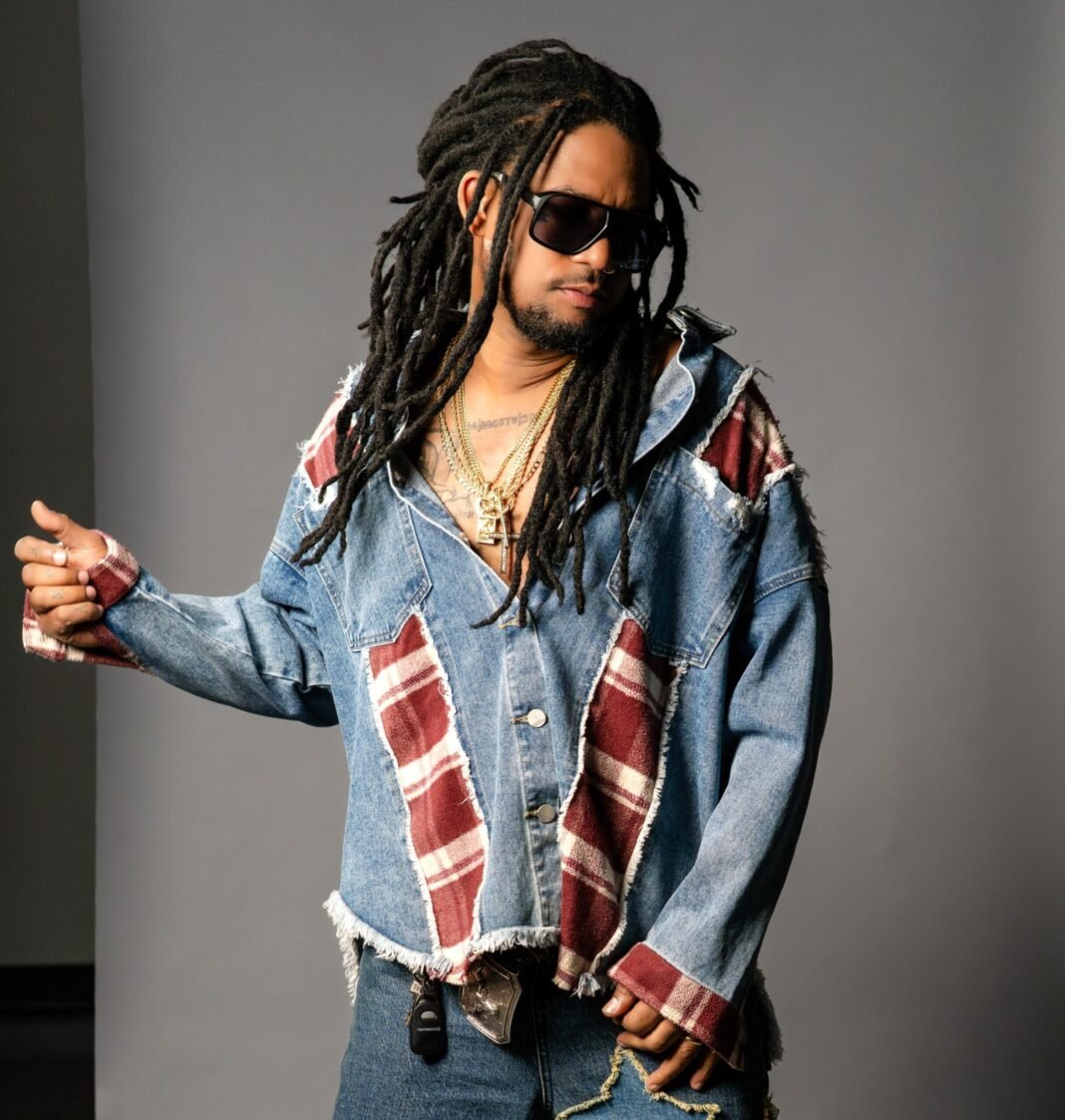 Vakeró arremete contra las EDE tras sufrir apagones: “Mi niño de dos años llorando por el calor”