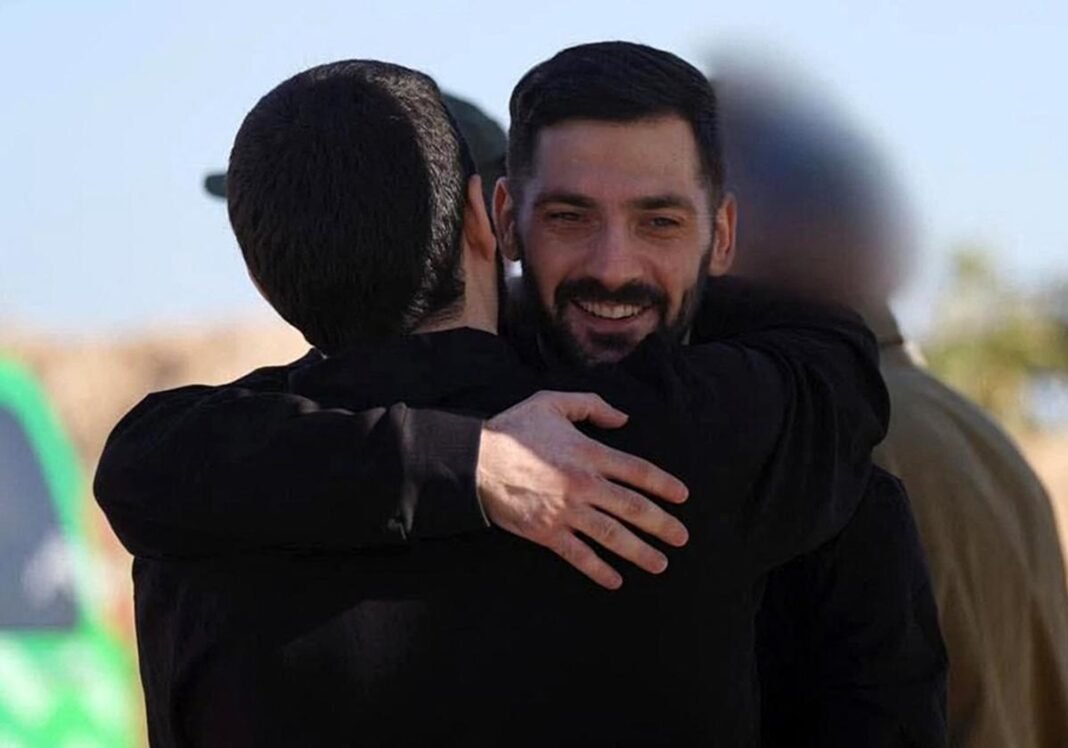 Hamás completa la liberación de los 20 rehenes vivos, pero solo entregará este lunes cuatro cadáveres