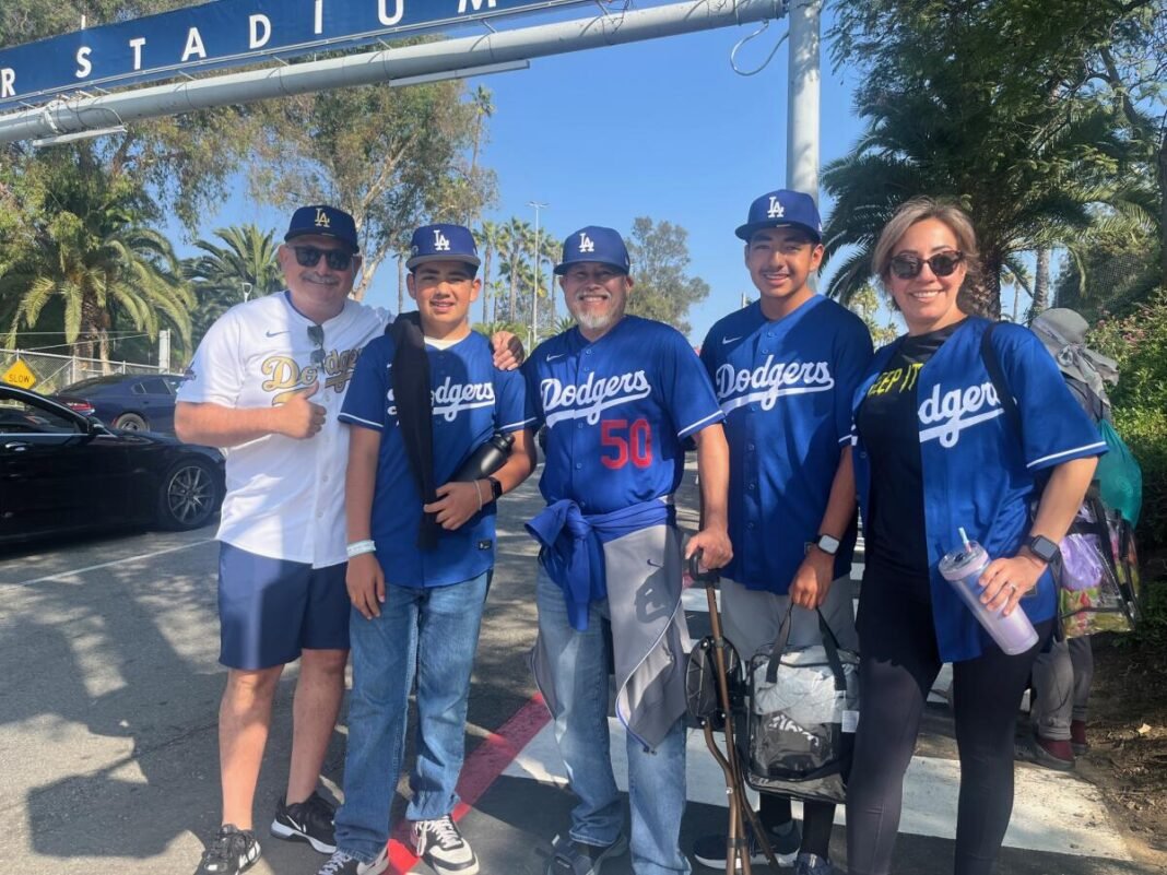 La fiebre de la Serie Mundial regresa a Dodger Stadium sin importar el costo de las entradas