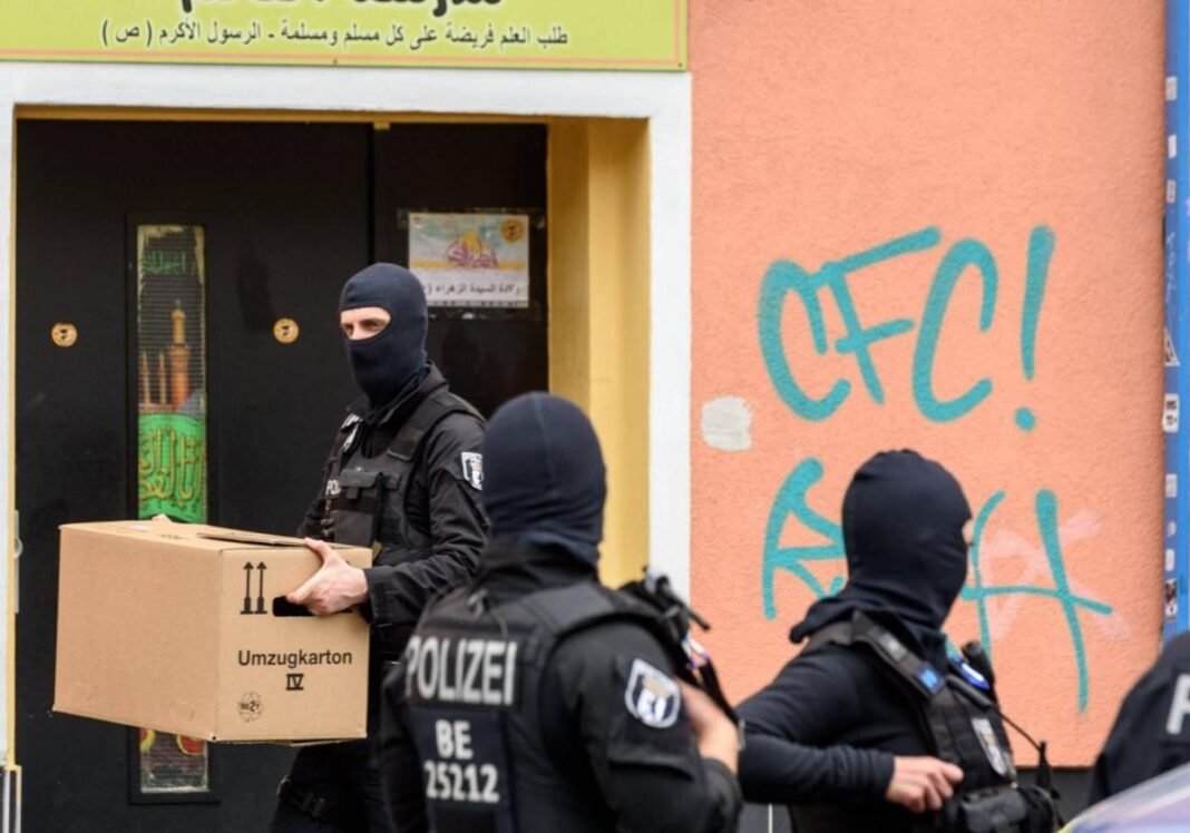 Detienen a un joven sirio que presuntamente planeaba un atentado suicida en Berlín