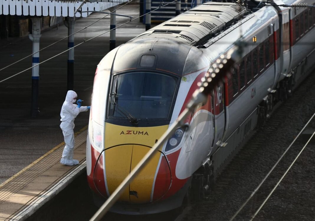 El sospechoso del ataque en el tren del Reino Unido había apuñalado a otra persona horas antes en una estación de Londres