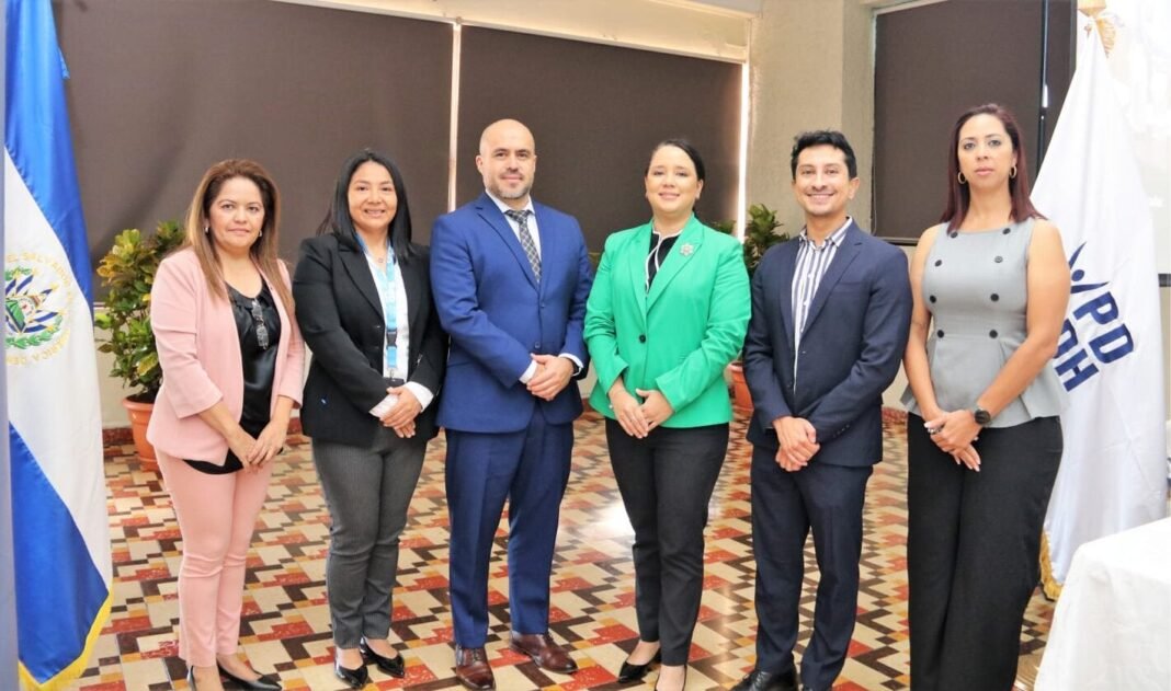 Fortalecen capacidades comunitarias y territoriales para mejorar la calidad de los servicios de salud en El Salvador