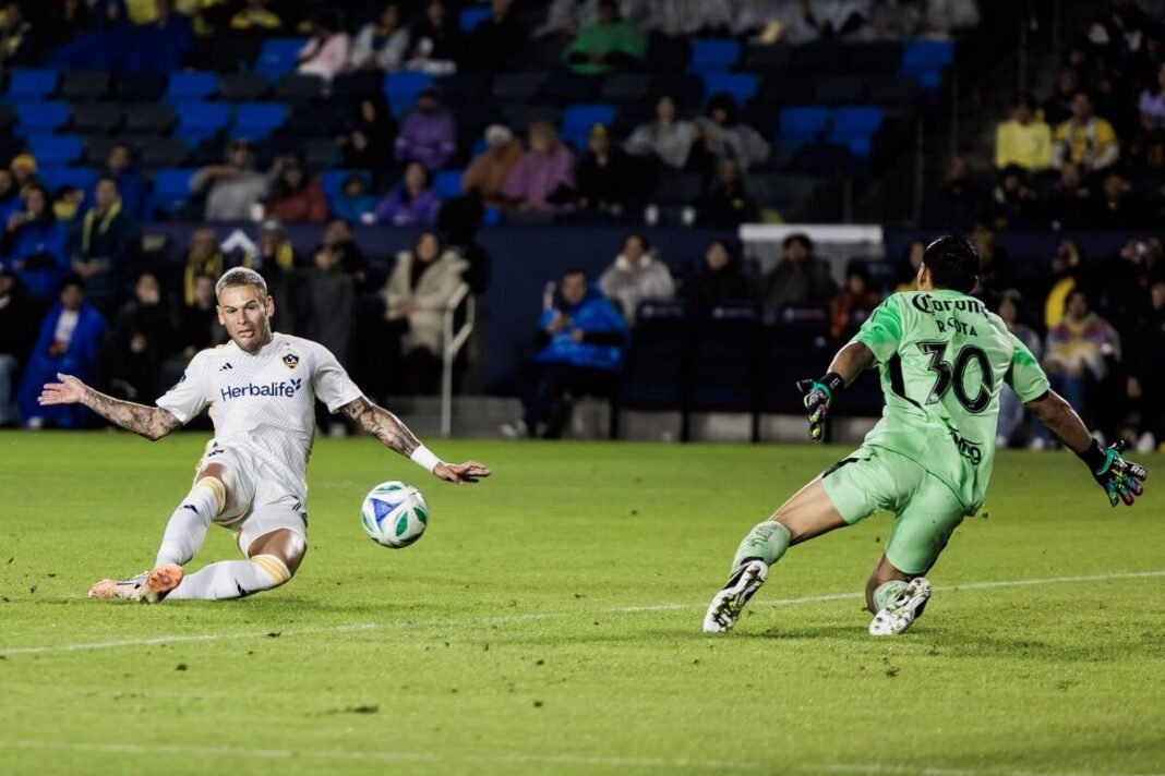 LA Galaxy y América igualan en regreso de Jonathan dos Santos a Carson