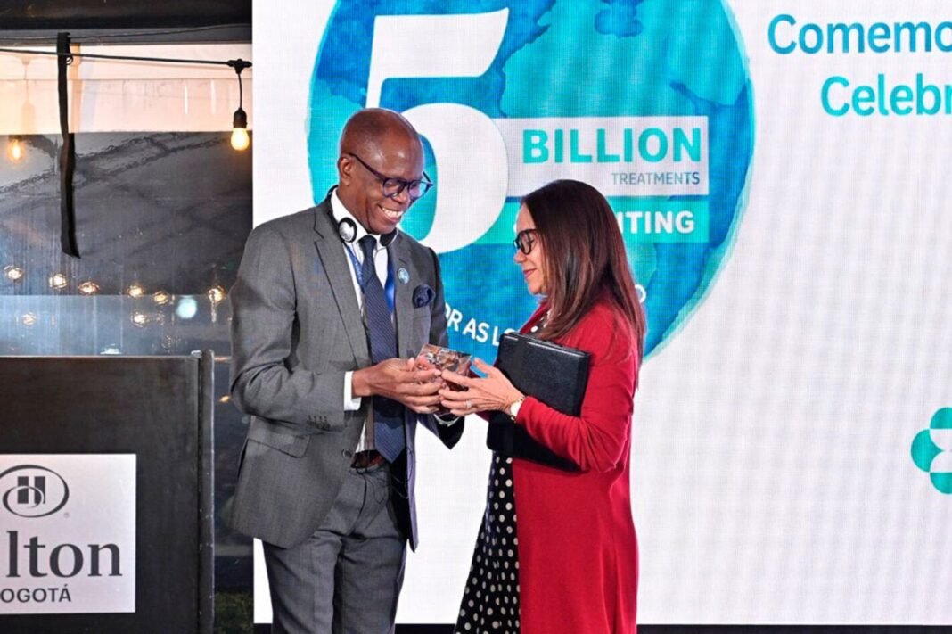 La OPS/OMS recibe reconocimiento por su liderazgo y compromiso en la eliminación de la oncocercosis