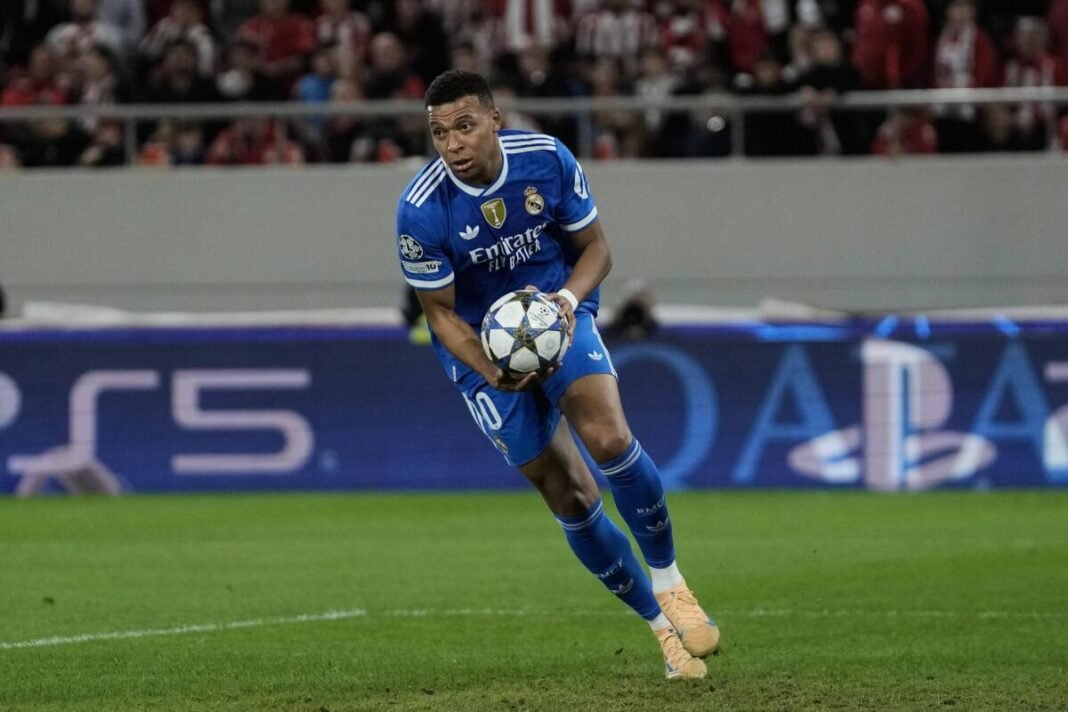 Mbappé factura triplete en siete minutos en el partido de Champions del Real Madrid ante Olympiakos