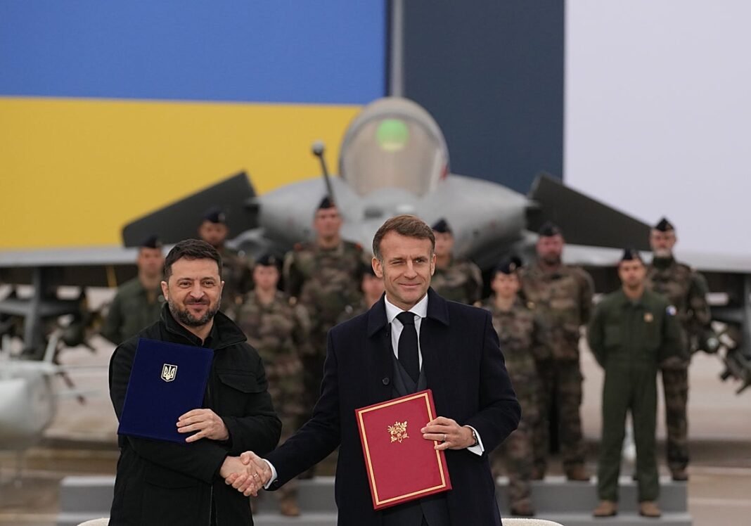Zelenski anuncia la compra de 100 cazabombarderos Rafale franceses