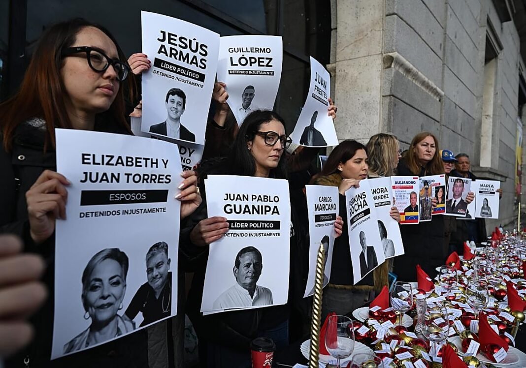 Maduro libera a 71 presos políticos para tratar de frenar el asedio de Trump