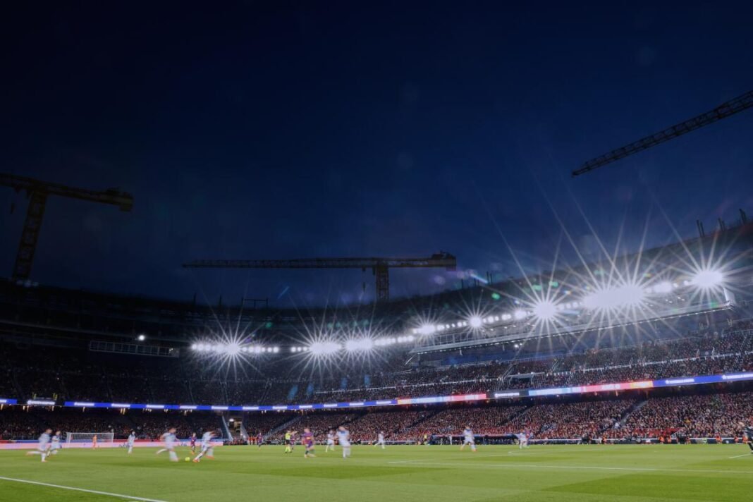 Miles de hinchas del Barcelona se topan con problemas en accesos al nuevo Camp Nou