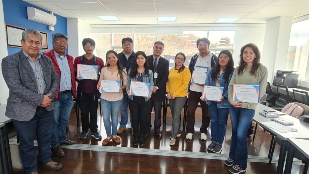 OPS/OMS y el Ministerio de Salud fortalecen el SUIS con apoyo de estudiantes universitarios en proyectos estratégicos