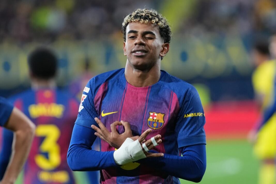 Raphinha y Yamal anotan en la victoria del líder español Barcelona sobre Villarreal