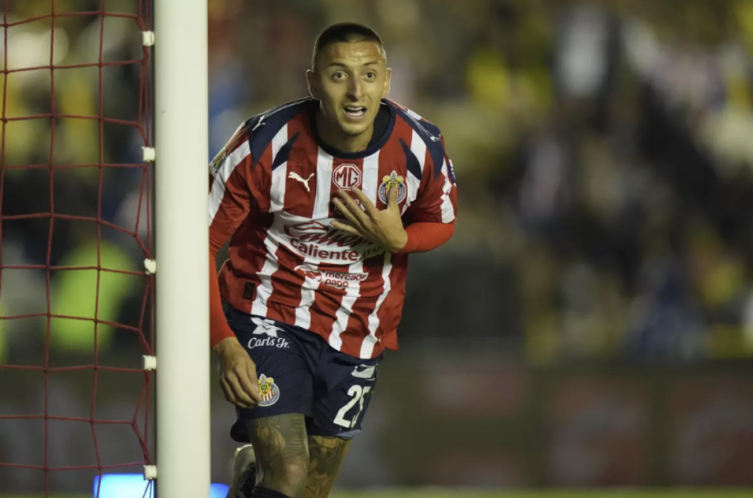 Chivas se impone in extremis a Ciudad Juárez para seguir con paso perfecto en la Liga MX