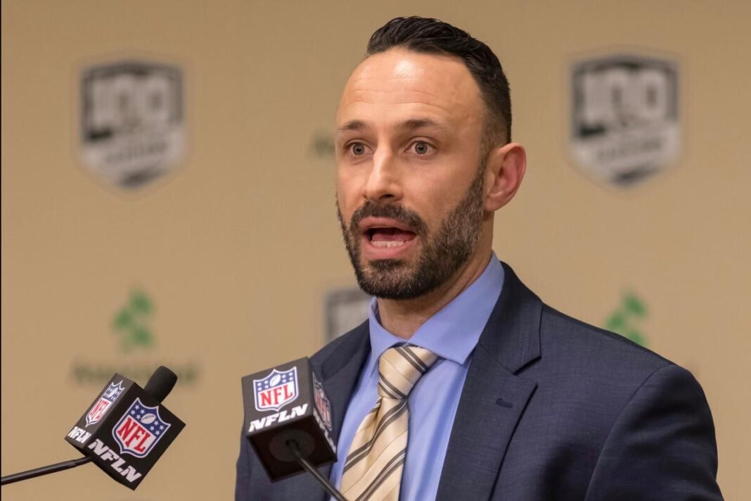 Dolphins inician su reestructuración contratando a Jon-Eric Sullivan como gerente general