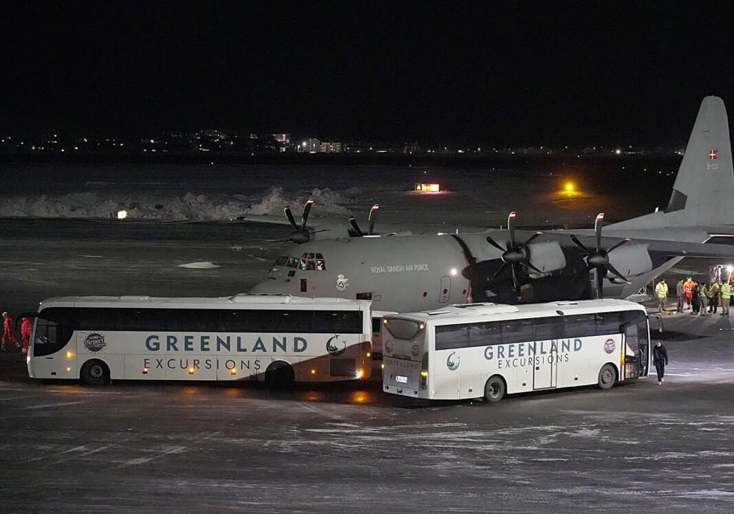 El ‘desembarco’ europeo en apoyo de Groenlandia cabe en dos autobuses