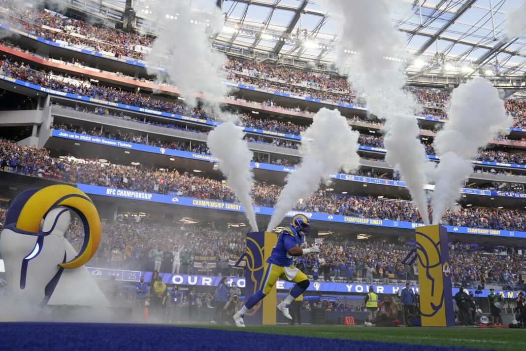 Los Rams celebran 10 años de su regreso a L.A. en la antesala del juego de comodines ante Panthers