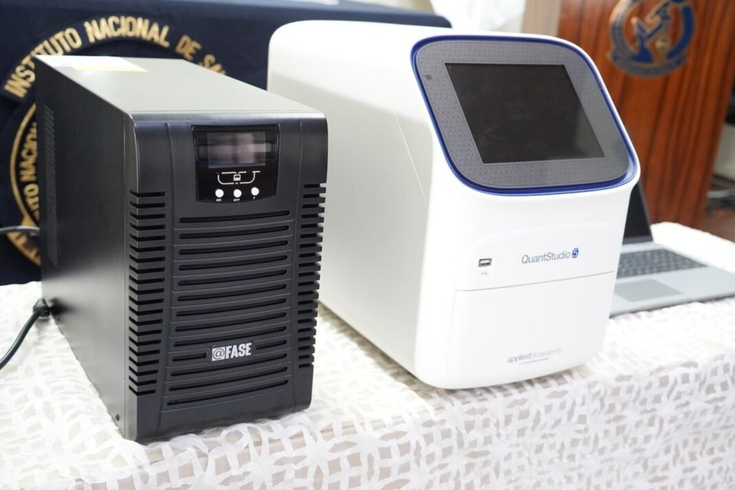 Nuevo equipamiento fortalecerá el diagnóstico oportuno de la tos ferina en Perú