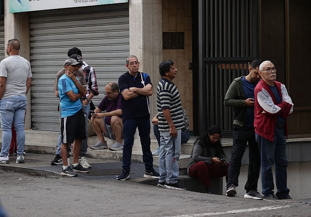 Sin celebraciones ni resistencia en Caracas: conmoción y calma tensa ante el vacío de poder
