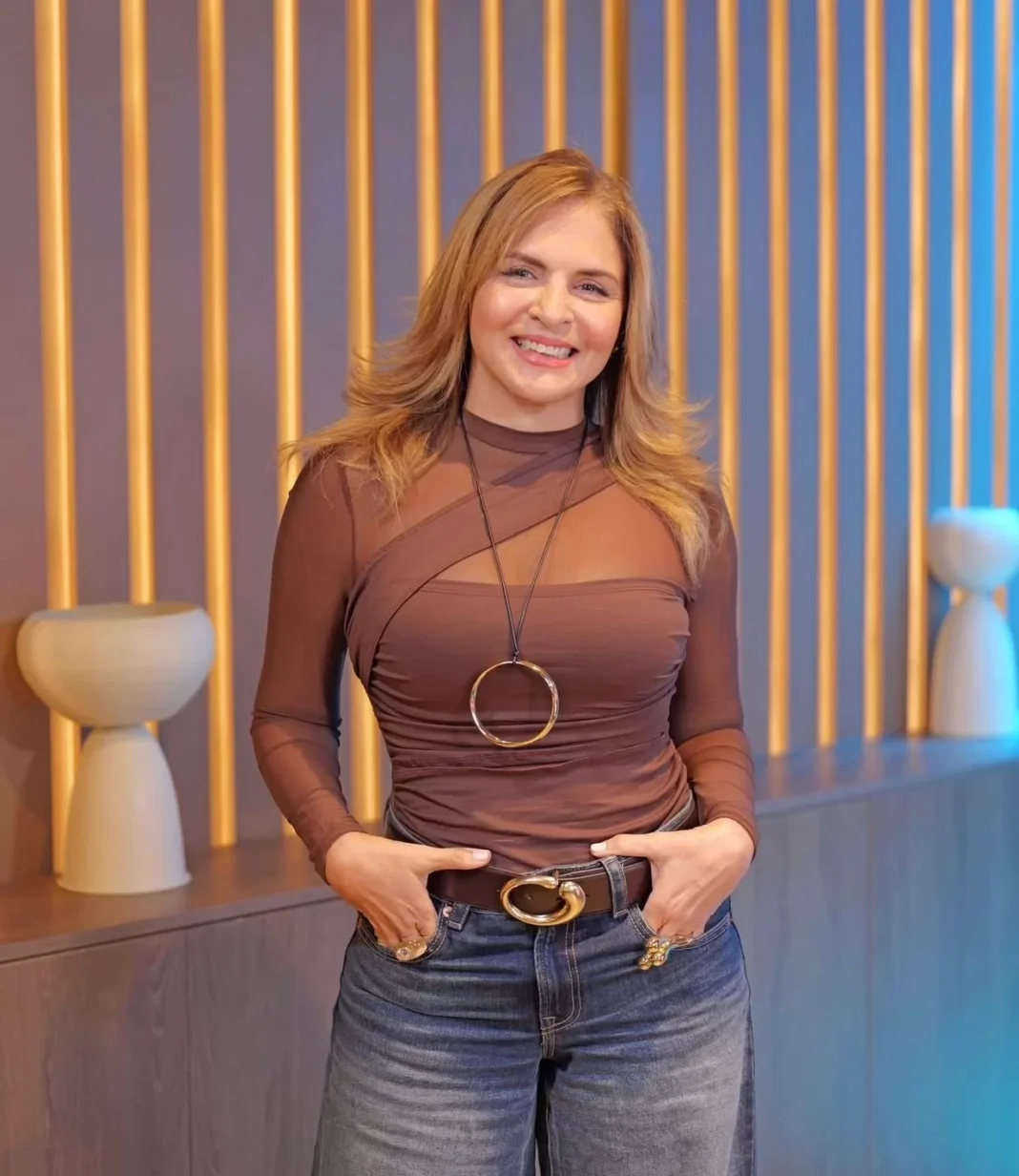 Tania Báez responde a quienes criticaron su edad y estatus sentimental: “Yo no bajo la cabeza para que otros se sientan cómodos”