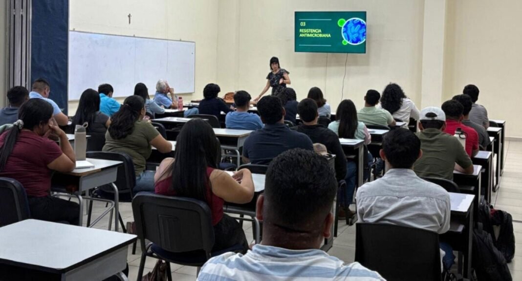 La Resistencia Antimicrobiana El Salvador Refuerza la Lucha Global con Formacion Universitaria