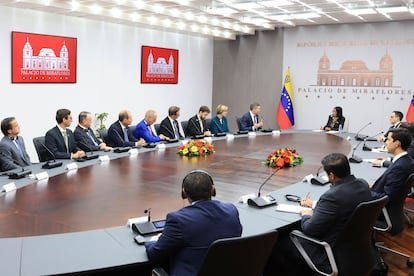 Relevo Diplomatico Urgente en Caracas Washington Reconfigura su Estrategia de Tutela en Venezuela