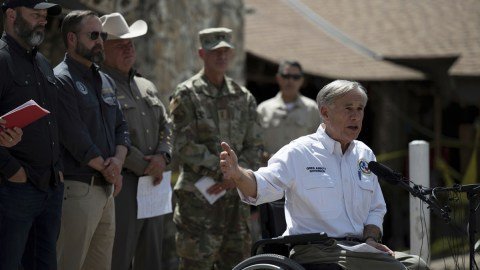 Texas vs Houston Escala el Conflicto por la Politica Migratoria y los 100 Millones en Fondos Estatales