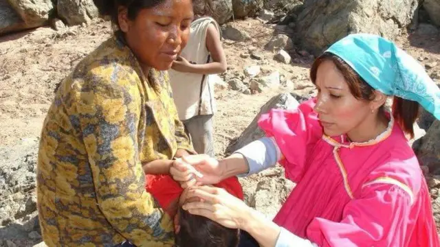 Impacto Vital: Julia Paredes y Tres Décadas de Vacunación en Comunidades Remotas de México