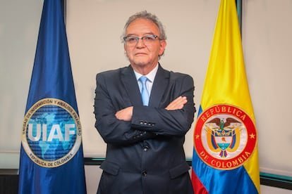 Crisis en la Inteligencia Colombiana La Salida Forzada del Jefe de la UIAF por Perdida de Confianza Presidencial