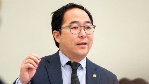 Crisis en Delaney Hall Senador Kim y el DHS Intensifican Debate sobre Condiciones Migratorias
