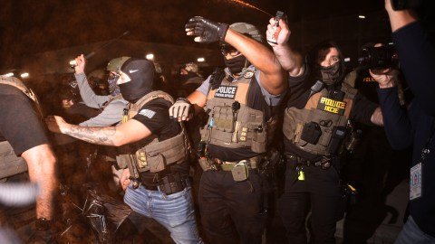 Crisis Migratoria Enfrentamientos ICE en Delaney Hall Profundizan el Debate sobre Derechos Humanos y Seguridad