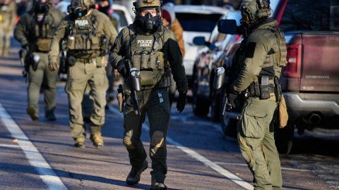 Inmunidad Federal en Cuestión: Minnesota Acusa a Agente de ICE por Disparar a Inmigrante Venezolano