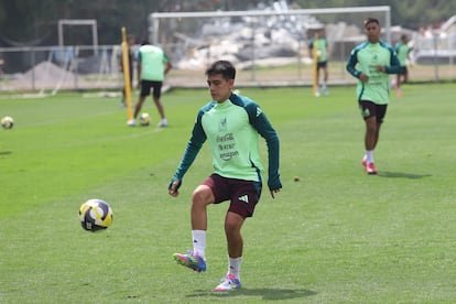 Gilberto Mora: El Fenómeno del Fútbol Mexicano Ante el Desafío Mundialista