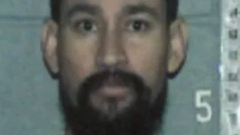 ICE Demanda Custodia de Migrante Acusado de Abuso: Tensión entre Justicia y Política Migratoria