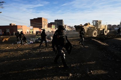 Crisis Social en Bolivia Escalada de Tensiones y Denuncias de Victimas Fatales en Operativo Policial Militar