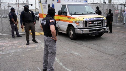 Delaney Hall Graves Denuncias de Racismo y Discriminacion Exponen Crisis en Centros de Detencion de ICE
