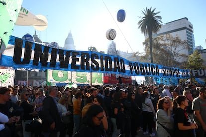 Tensión Constitucional en Argentina: La ‘Corte Suprema’ Define el Futuro del Financiamiento Universitario