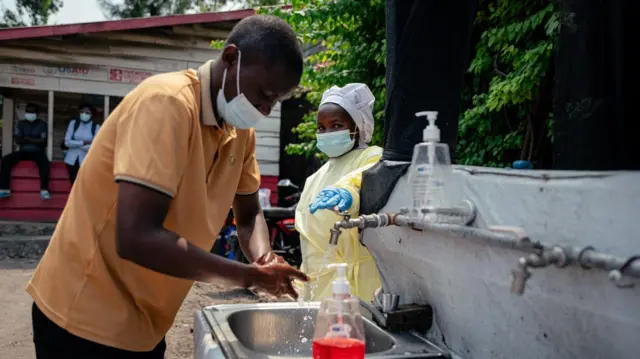 Alerta Sanitaria: Ébola en la RDC se Propaga con Velocidad Inquietante, Advierte la OMS