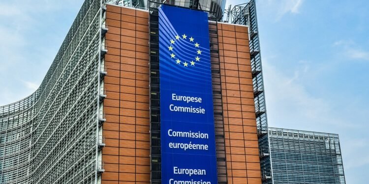 Europa en Disyuntiva La Normativa Europea para Stablecoins Puesta en Pausa por Presiones Políticas y Riesgos Geopolíticos