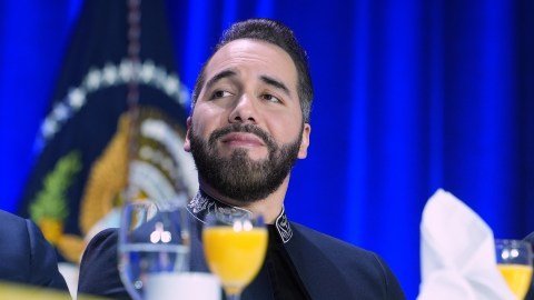 Escalada de Deportaciones de EEUU a El Salvador Una Alianza Migratoria Bajo la Lupa Internacional