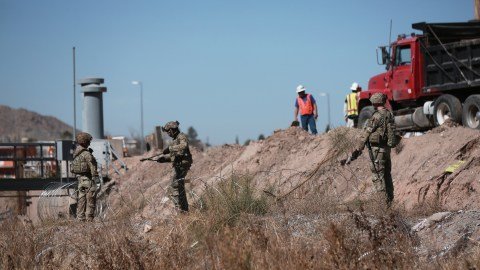 Suspension Judicial de la Ley SB 4 en Texas Reafirmando la Jurisdiccion Federal en Inmigracion